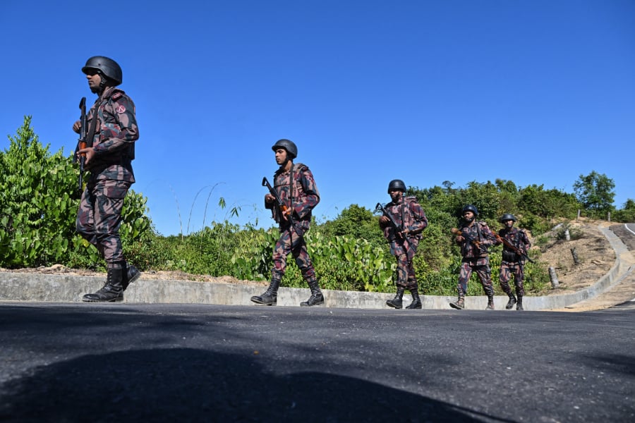 Bangladesh detains 53 ARSA rebels, issues Myanmar border alert