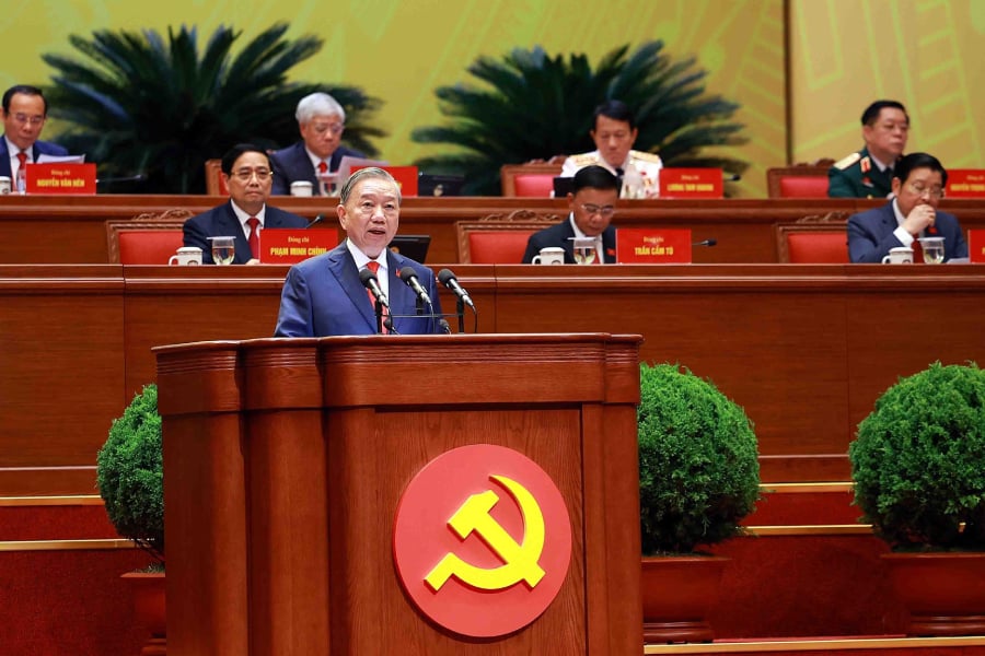 Vietnam leader seeks China-style powers at party conclave